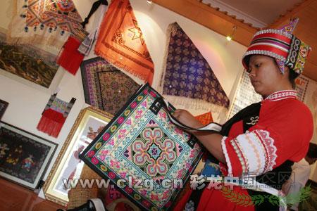 �ͼ�Ů��12������Խ� 30�귵���ũ����(ͼ)