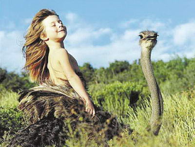 ����Ů���ͷ���Ұ��һ�𳤴�(��ͼ)