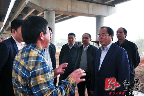 ��ί���̷Сƽ(ǰ����)�˽�����Χ��ɻ�����ּ��������������