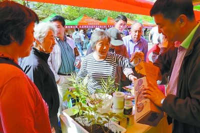 ��������һ���࣬���������������ע��