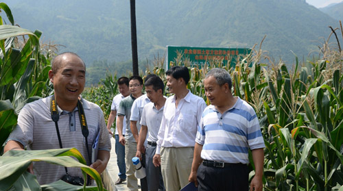 ����ɽ�����ٿ�������Ʒ��չʾʾ����Ħ��2