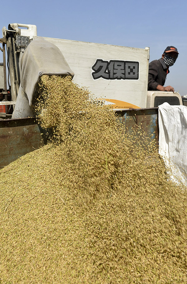 9��26�գ�����ũ������ũ��ְ���ڼ�ʻ�ո���ո�ˮ����