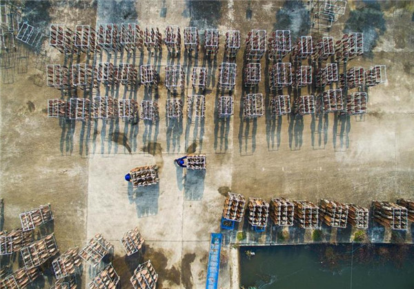 1��8�գ���������һ�����������ļӹ����ڹ�����Ա����ɹ���㣬���������üӹ���һ���ܳ���1000��������ɡ�