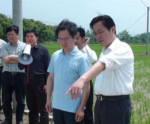 �����������쵼�Ӳ컪����ʳ�����ͼ�ͥũ��