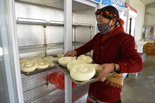 1��14�գ��������ֳ���һ�ҷ��޾���ֲ���صĹ�����Ա�ڴ���ո��ո���ʻ����û���ȫ�����ö�������Ϊ���ϡ�