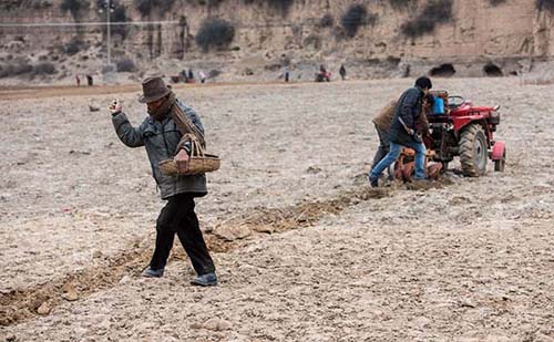 3��3�գ�����Ⱥ�����Ĵ�ʡ�������ض�����Ȼ��岥��������