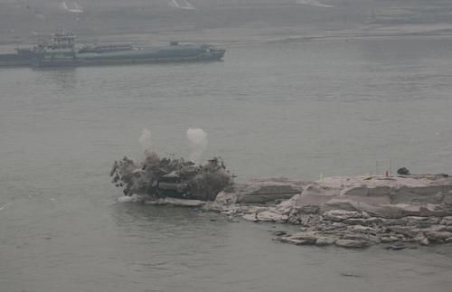 重庆为通航道欲炸掉“呼归石” 市民呼吁保留