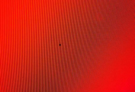 液晶显示器坏点检测法 液晶面板是最大成本_系统变慢_新农电脑知识