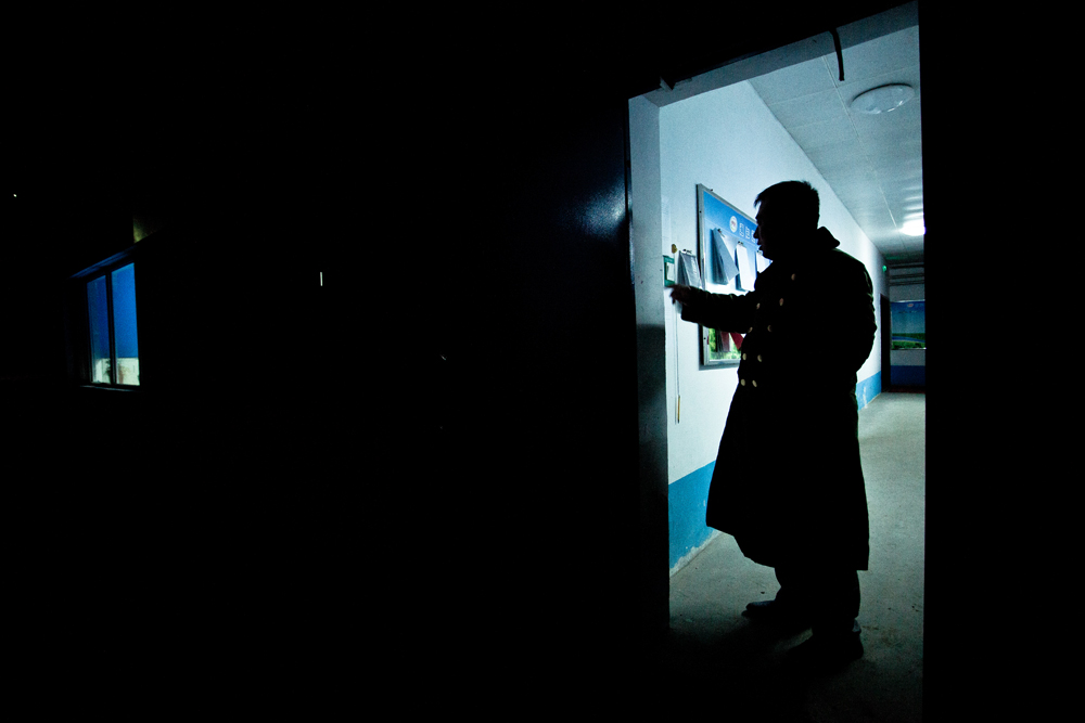 �賿5��30���Թ������ʳָ�ڴ򿨻��ϰ����Լ���ָ�ƣ���ʼ��һ��Ĺ�������һ�μ��̵�ʱ����������6��30��������Ҫ��ǰȥţ��תһת��