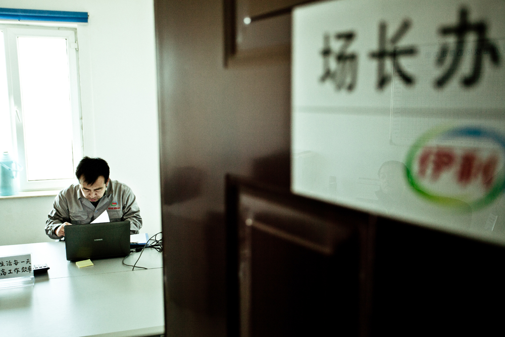 ��Ѳ�������ļ�϶���Թ������ջص��칫�Ҵ����ļ�����Щ�ļ��漰��ţ�Ĳ���������������������ĸ����ʼ��������������Ա��������ȵȡ�