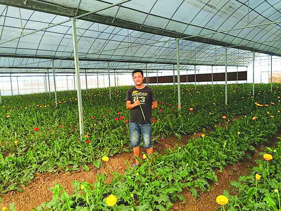 四川遂宁:“护花使者”养花走上致富路