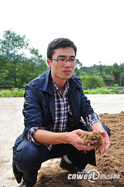 放弃保研当村官 “毛头小伙”成创业致富带头人