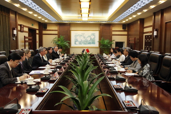 张桃林会见澳大利亚维多利亚州农业与粮食安全部部长沃什