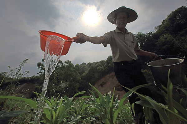 4��28�գ������ӳ��з�ɽ�����������ִ�ũ��������罽ˮ��