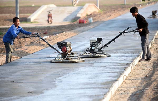 5��15�գ��ӱ�ʡ�����ʩ����Ա�����޽����ˮ��·��