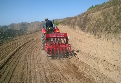 ���������ũ�����Ľ�Ͼ�׼��ƶ���˫�����������ҩ������