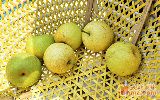 江苏无锡中东村皇冠梨迎来丰收季 物联网实现梨的高品质3