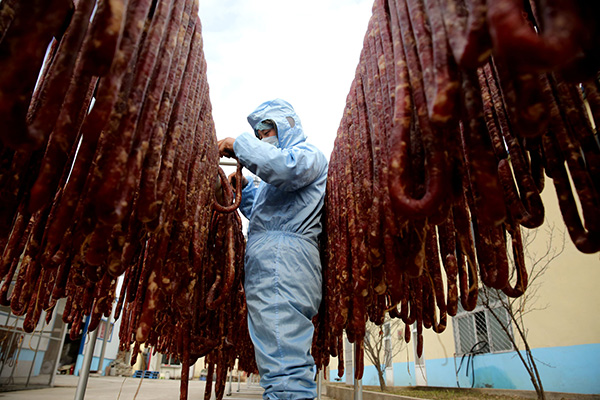 江苏睢宁:香肠飘香迎新年
