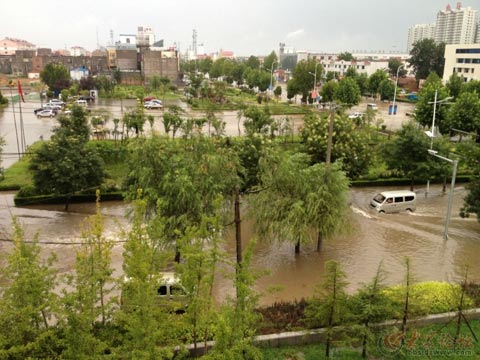山东多地降暴雨 武城县内成“泽国”