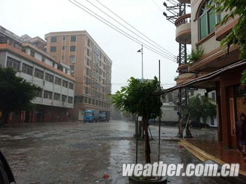 ̨�硰���¡��ƽ����� ���ظۿڴ������ۣ�ͼ��