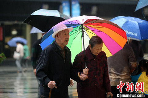 重庆近日连降小雨 天气渐凉(组图)