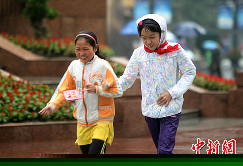 重庆近日连降小雨 天气渐凉(组图)