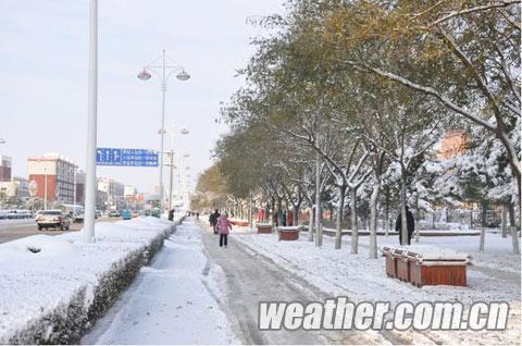 强冷空气继续影响内蒙古东部 部分客运受阻