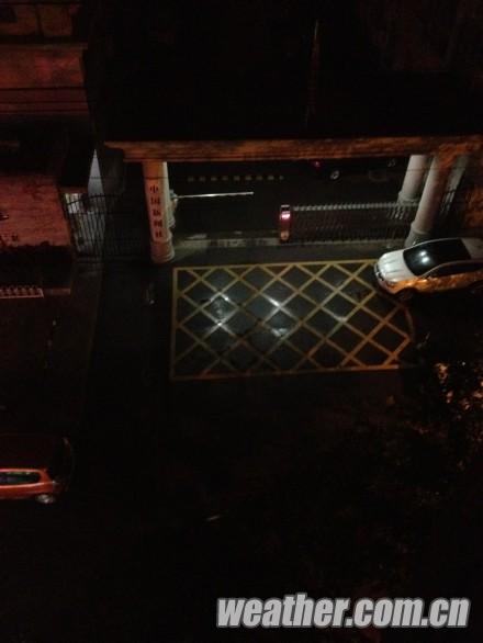 15��ҹ�䱱��ӭ����ˮ ��ע����·��ȫ