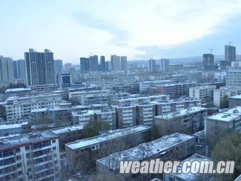 ɽ����Χ��ѩ��ͨ���� ����������ת��