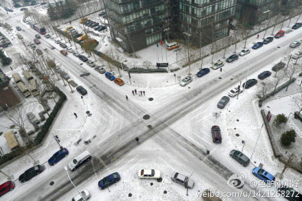 �ҹ��ж����������д�Χ��ѩ