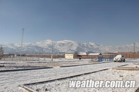 �ຣ�ϲ����½�ѩ ��ͨ��ҵ��Ӱ�죨ͼ��