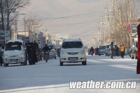 �ຣ�ϲ����½�ѩ ��ͨ��ҵ��Ӱ�죨ͼ��