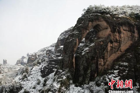 大雪致井冈山明月山等多景区关闭 尚无游客滞留现象