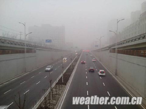 河北大部雾霾持续 16日逐渐消散