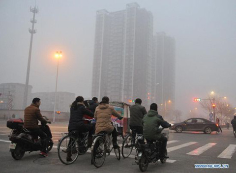 �ӱ�����������Ϯ ʯ��ׯһƬ�Ұ�(��ͼ)