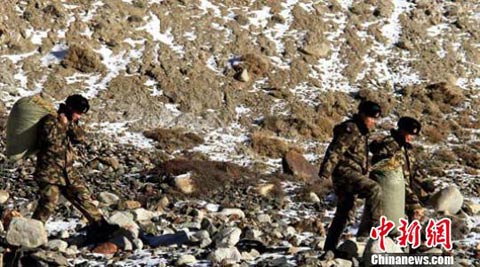 大雪封山 新疆给野生动物送“年货”