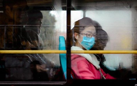 两月来四次雾霾侵扰山东 民众化身“口罩党”