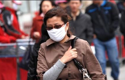 大风天出门戴口罩,保暖又防病