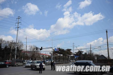 ������ѩƵ�����³���ƫ�� ���������족���ڹ�ů