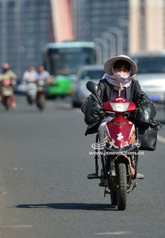 热浪“滚”过江西 今夜起暴雨来袭