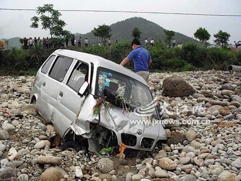 ����«Ϫ���ֳ������� �������ι�·��ɽ����