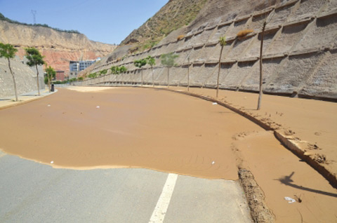 ɽ�廬����ˮ������ ���ݾ�����3000�������ˮ