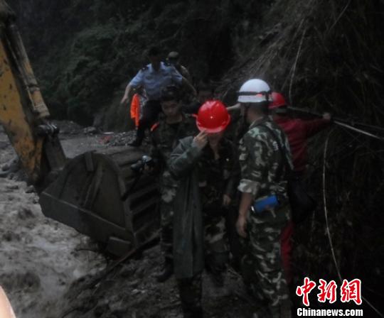 四川宝兴冷木沟发生泥石流紧急疏散转移120余人
