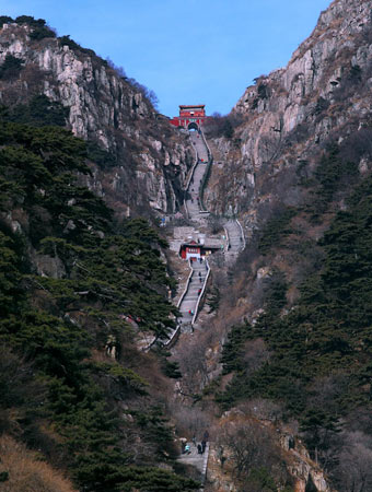 初夏清凉游 背上行囊邂逅北国风光