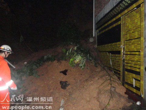 温州泰顺突发暴雨 十余人受伤多处建筑受损