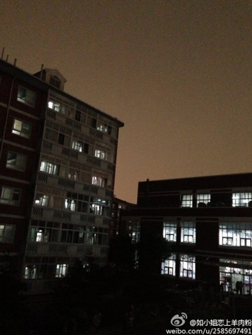 微博直播:4日北京降雨白昼如夜