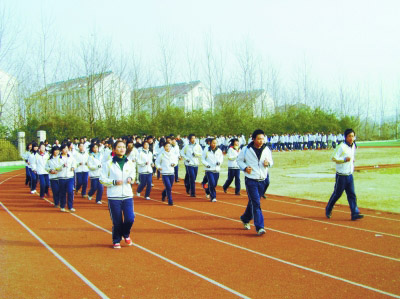 高考临近 莫让阴雨天扰乱考生心情