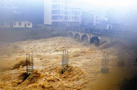 湖北37县市遭暴雨12县市区受灾 已造成5人死亡