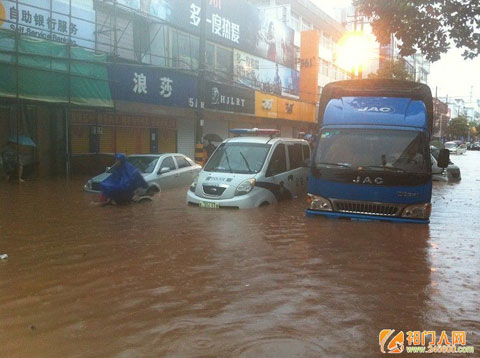 安徽近四成面积普降暴雨 祁门县发生今年最严重洪灾