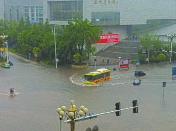 暴雨袭达州 看海又看“趵突泉”